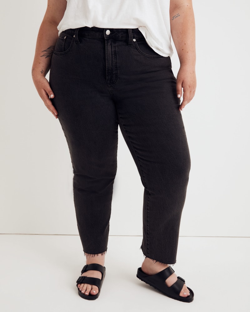 Front of a model wearing a size 14 CURVY PVJ STRAIGHT IN BLACK in Black by Madewell. | dia_product_style_image_id:215504